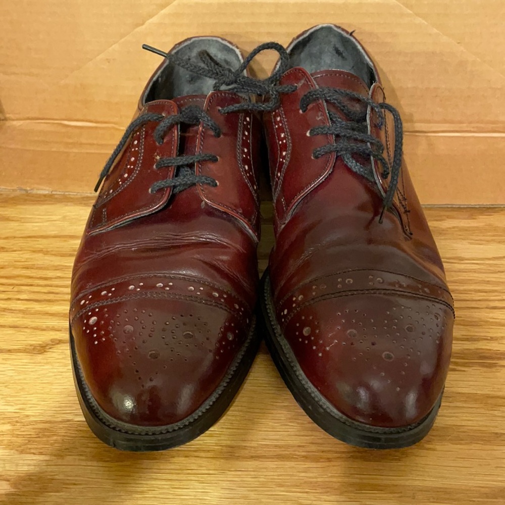 Burgundy in colour Nunn Bush brand lace up oxfords.